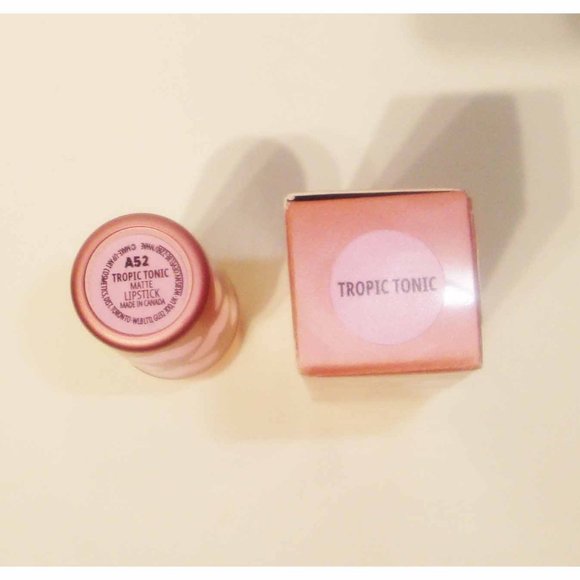 M.A.C. matte lipstick colour tropic tonic - Picture 6 of 7